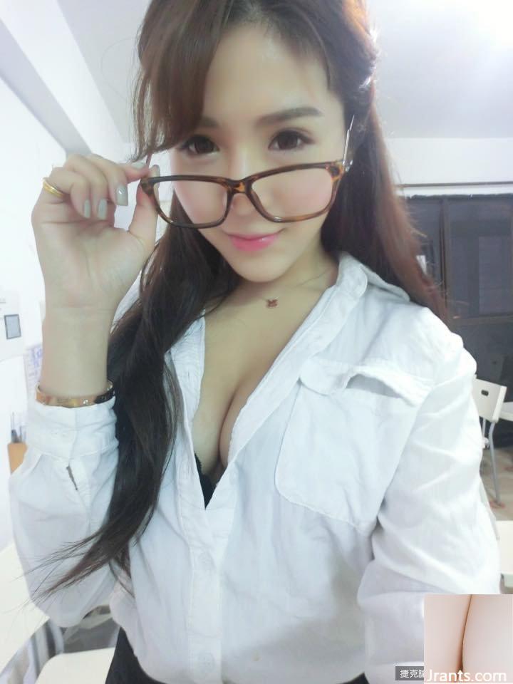 Người dẫn chương trình mông gợi cảm Nica (29P) - Ảnh 21