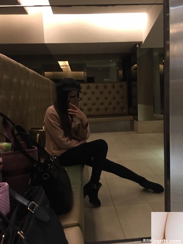 Cô gái xinh đẹp tuyệt vời ~Mino Mino~Tắm ngon chưa? (碜耿? Đôi chân trắng nõn và quyến rũ khiến người ta muốn phát điên) - Ảnh 4