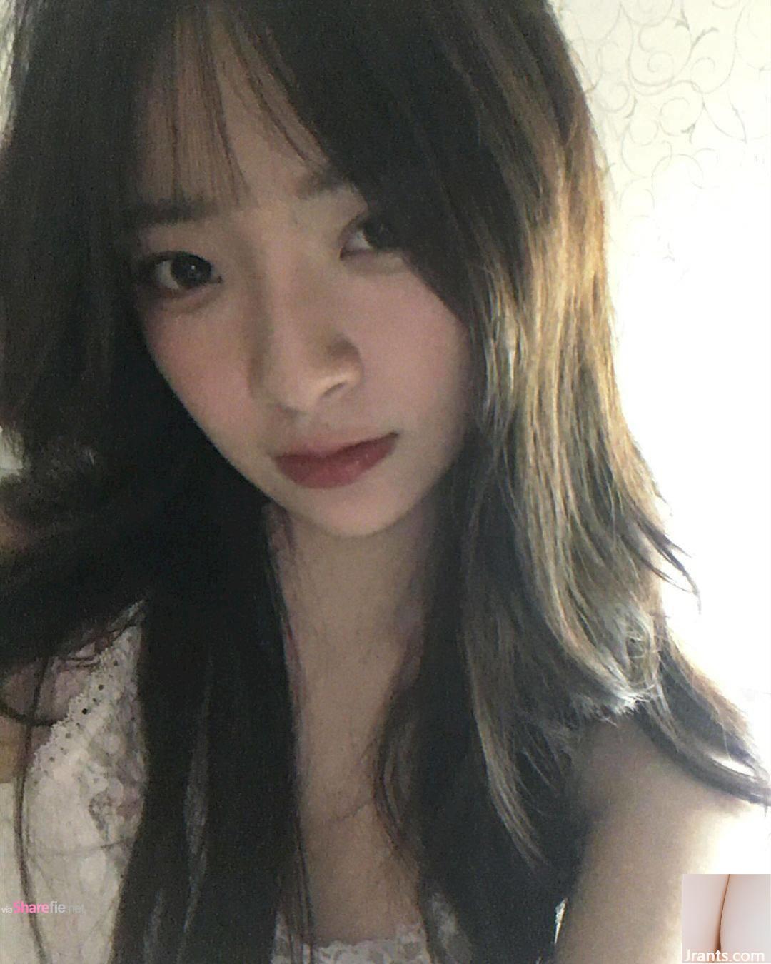 Cô gái xinh đẹp “y_unn.h” đến từ Đài Loan có khuôn mặt thanh tú, khí chất ngọt ngào và quyến rũ. Một số cư dân mạng cho rằng: “Vợ ơi”, “Người đẹp ơi, hãy ra mắt đi”. - Ảnh 6