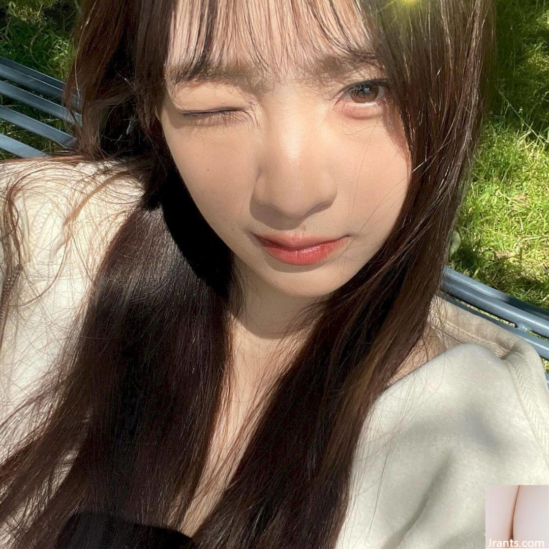 Cô gái xinh đẹp “y_unn.h” đến từ Đài Loan có khuôn mặt thanh tú, khí chất ngọt ngào và quyến rũ. Một số cư dân mạng cho rằng: “Vợ ơi”, “Người đẹp ơi, hãy ra mắt đi”. - Ảnh 7