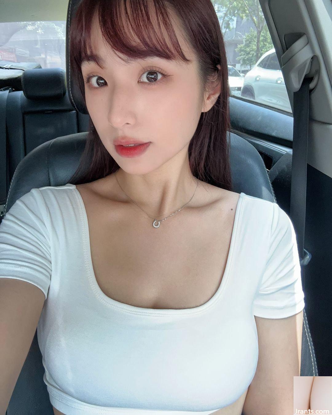 Người nổi tiếng trên mạng “Ping Ping Peng Peng” khoe khe ngực sâu, bộ ngực tuyết và cặp mông săn chắc trông thật quyến rũ (10P) - Ảnh 5