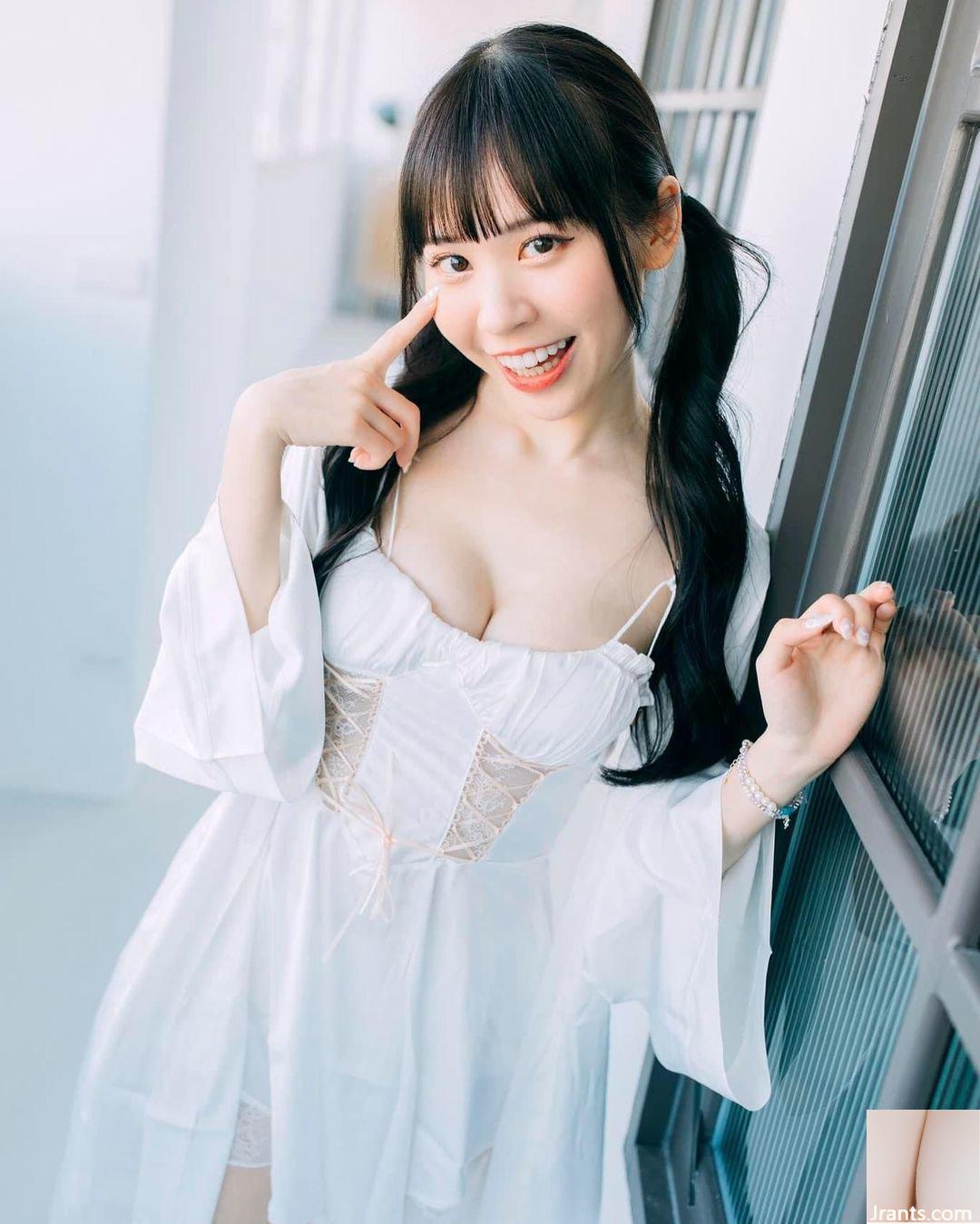 Cô gái có bộ ngực đẹp “戈戈” có thân hình quyến rũ đến mức không thể cưỡng lại (10P)