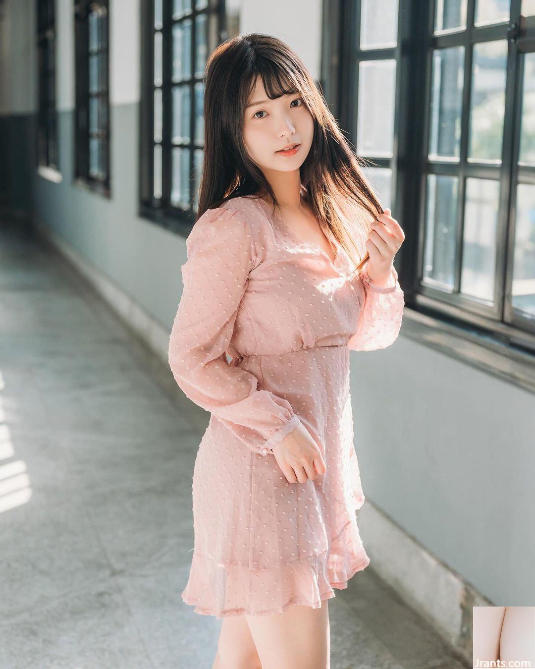 Cô gái xinh đẹp (Monna Mona” có thân hình quyến rũ ẩn dưới khuôn mặt trong sáng (10P)) - Ảnh 3