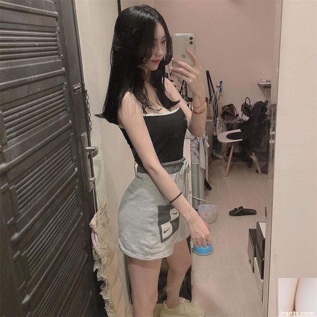 Bộ váy gợi cảm và vẻ ngoài xinh đẹp của YOYO càng tuyệt vời hơn …! Bộ ngực kiêu hãnh quá quyến rũ (15P) - Ảnh 4