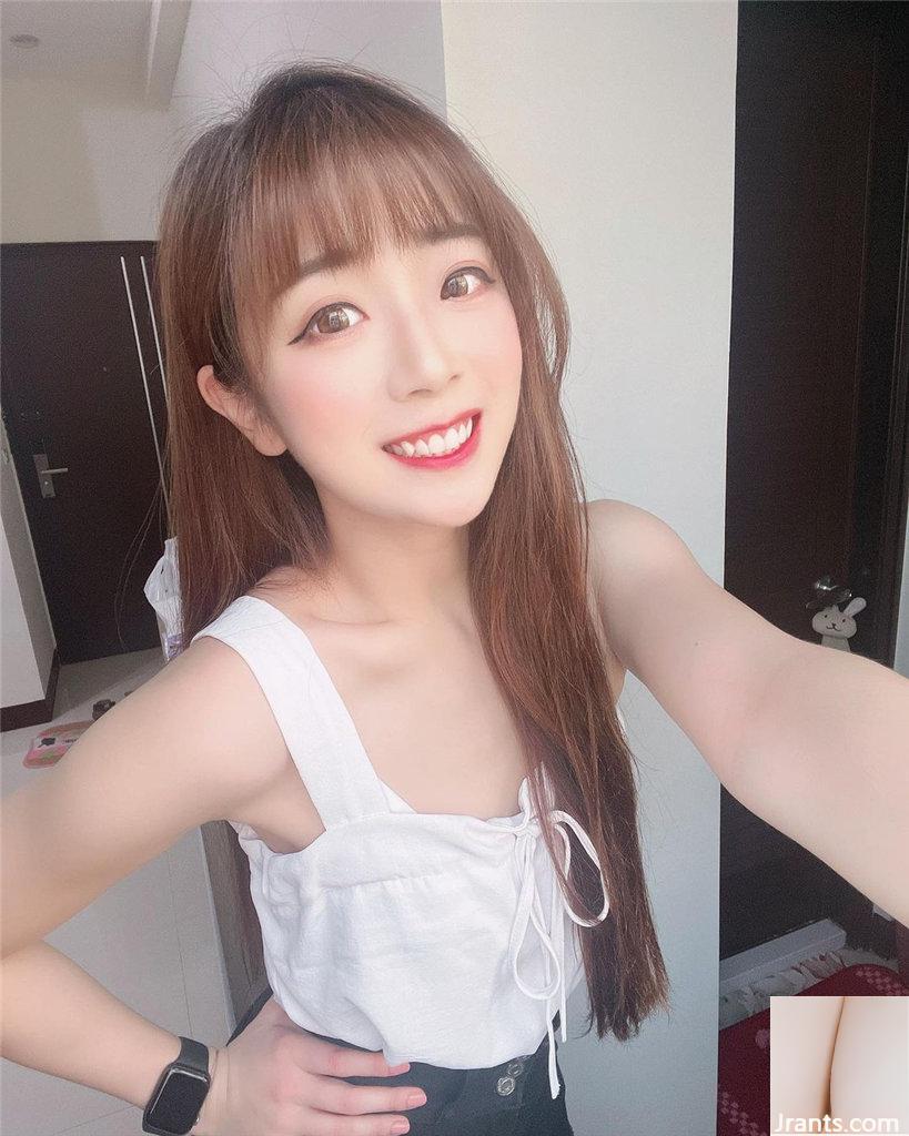 Hot girl dẫn chương trình phát sóng trực tiếp mắt to “Salen” có làn da trắng ngần và nét mặt thanh tú cũng không kém phần xinh đẹp (14P) - Ảnh 13