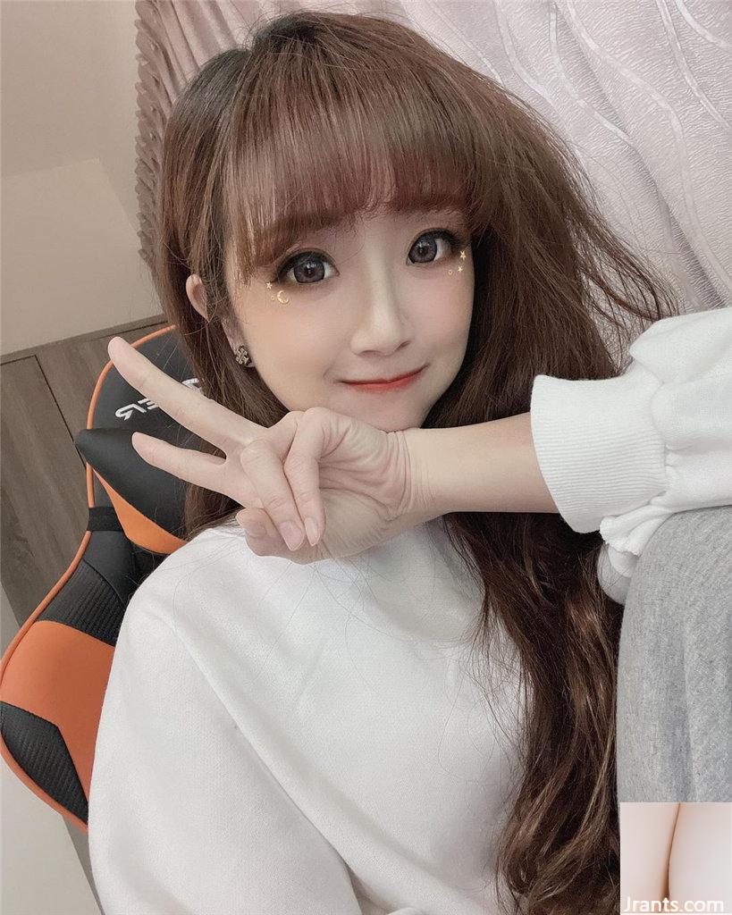 Hot girl dẫn chương trình phát sóng trực tiếp mắt to “Salen” có làn da trắng ngần và nét mặt thanh tú cũng không kém phần xinh đẹp (14P) - Ảnh 7