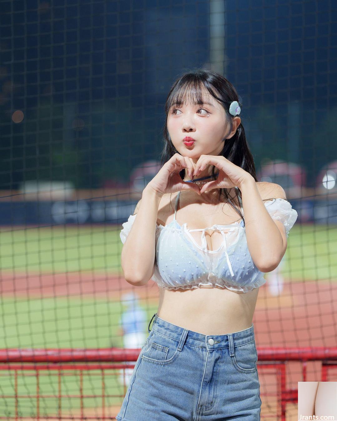 Góc nhìn ngực đẹp của “Xiao Zhen” khiến dân tình sôi máu, fan nói không chịu nổi (10P)