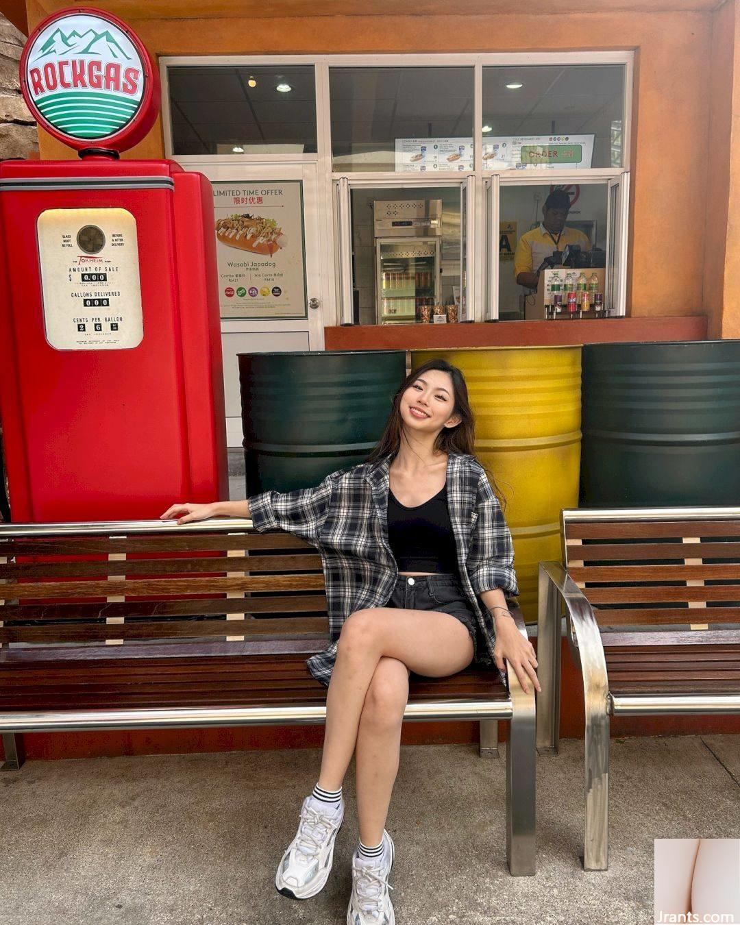 Ziqi, một cô gái xinh đẹp đến từ Malaysia, có nụ cười ngọt ngào và dáng người rạng ngời. Cô ấy khá ăn ảnh và quyến rũ. - Ảnh 7