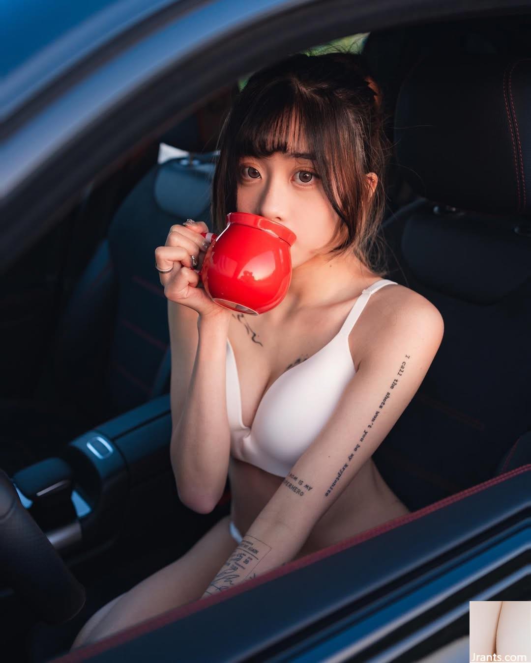 “Zi Dan” có khuôn mặt trong sáng và dáng người trưởng thành, tương phản siêu xấu (10P)