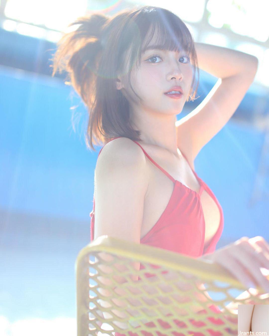 “Chi Chi” có nụ cười duyên với đôi mắt điện, dáng người trắng trẻo, dịu dàng và mảnh mai hiếm có (10P - Ảnh 8