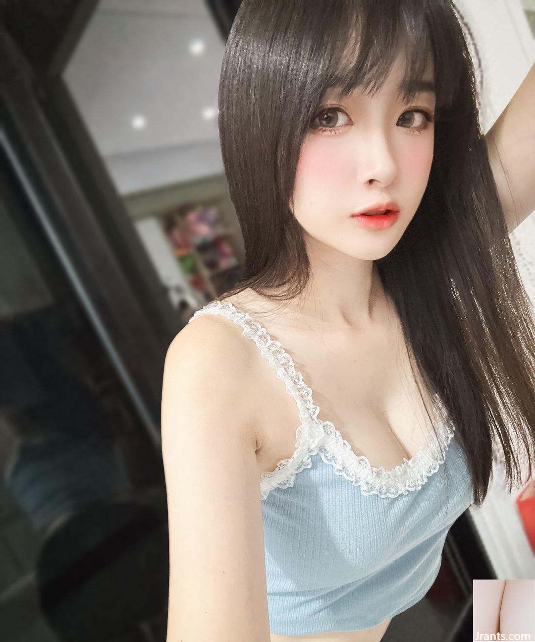 Ngoại hình của “Weiwei” tỏa ra siêu năng lực, dáng người mảnh mai siêu gợi cảm (10P)