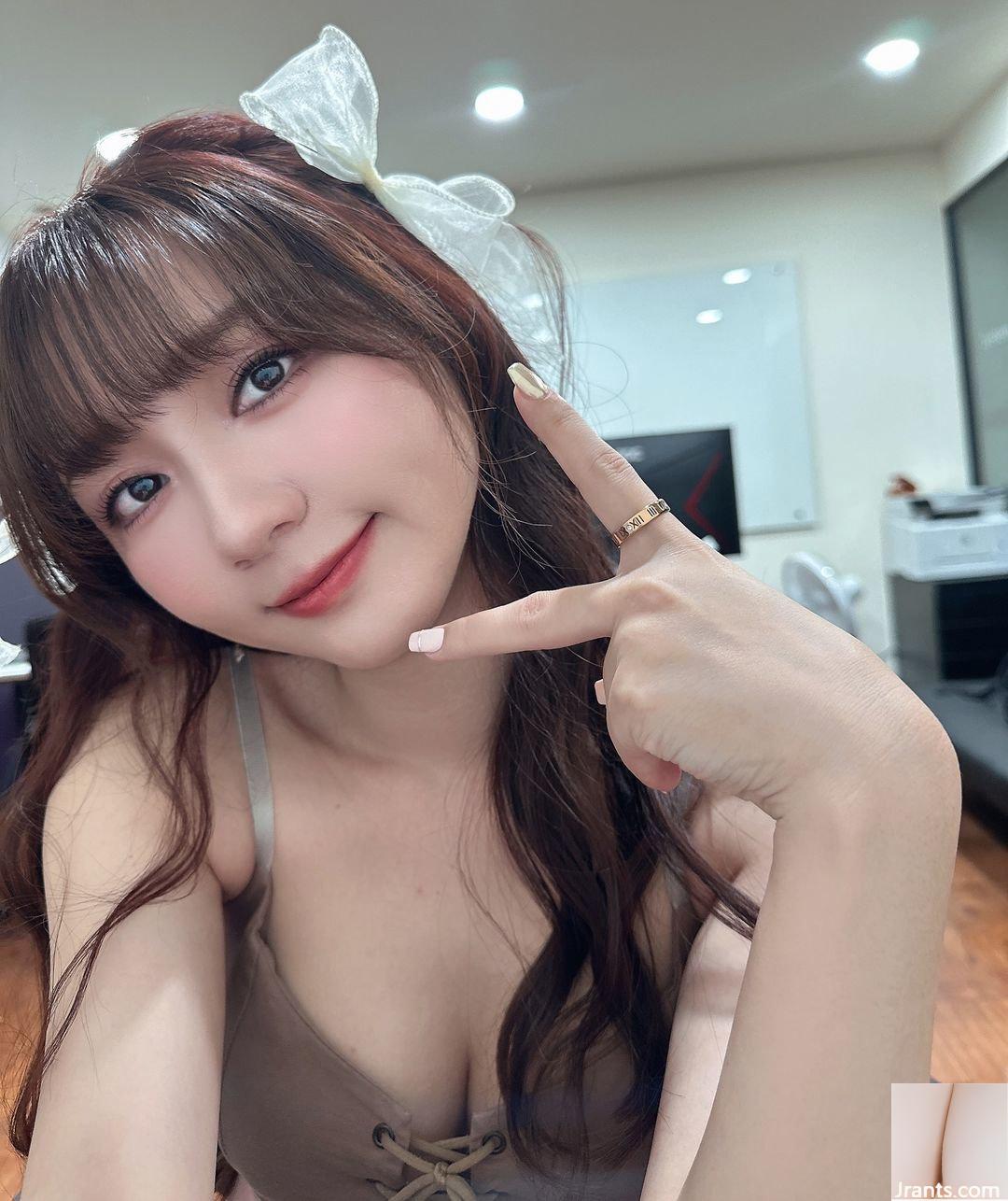 “Zi Miao Koneko” có đôi mắt to, sâu và dáng người gợi cảm quyến rũ trái tim bạn (10P) - Ảnh 2