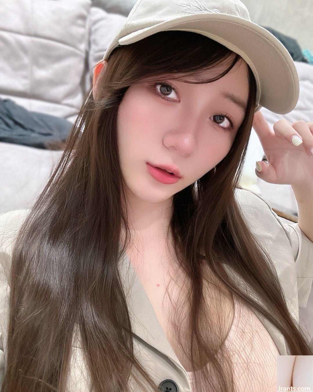 “Zi Miao Koneko” có đôi mắt to, sâu và dáng người gợi cảm quyến rũ trái tim bạn (10P) - Ảnh 4