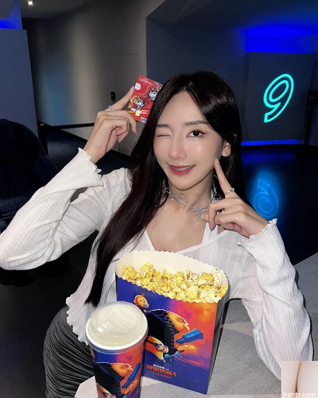 Cô gái tóc dài nóng nảy “Pei Pei” có thân hình nóng bỏng và vòng eo rắn gợi cảm đã mê hoặc rất nhiều người (10P - Ảnh 4