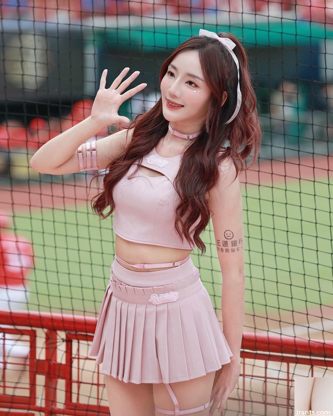 Cô gái tóc dài nóng nảy “Pei Pei” có thân hình nóng bỏng và vòng eo rắn gợi cảm đã mê hoặc rất nhiều người (10P - Ảnh 8