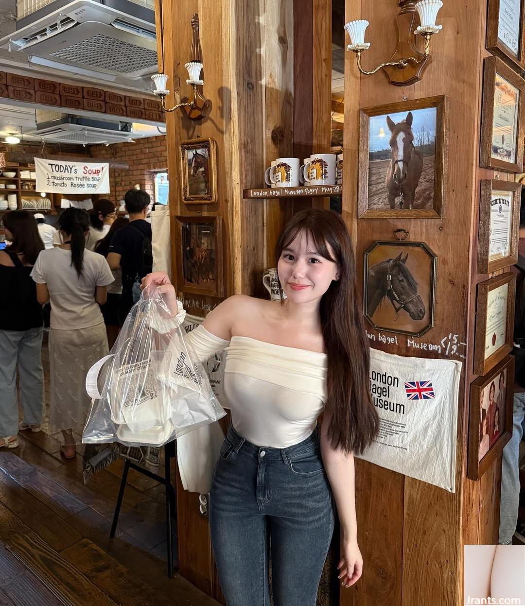 Vóc dáng hoàn hảo của “Ariel” khiến người ta không thể rời mắt (10P) - Ảnh 4