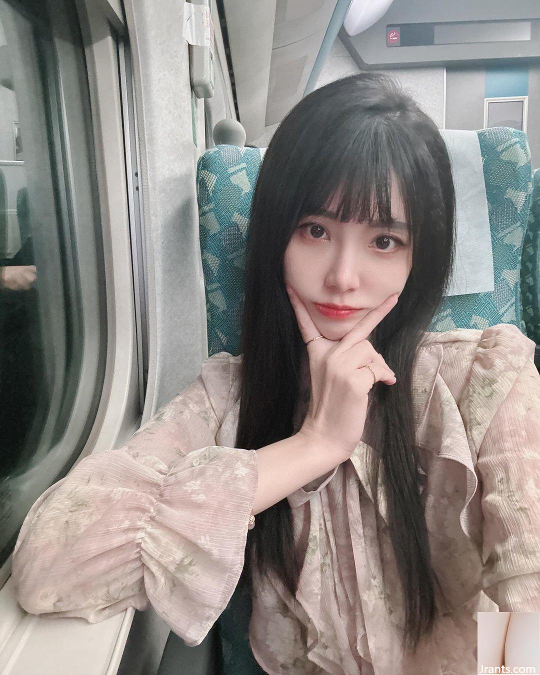 “Xiaocai Zaya” có ngoại hình xuất sắc và toát lên khí chất quyến rũ (10P) - Ảnh 2