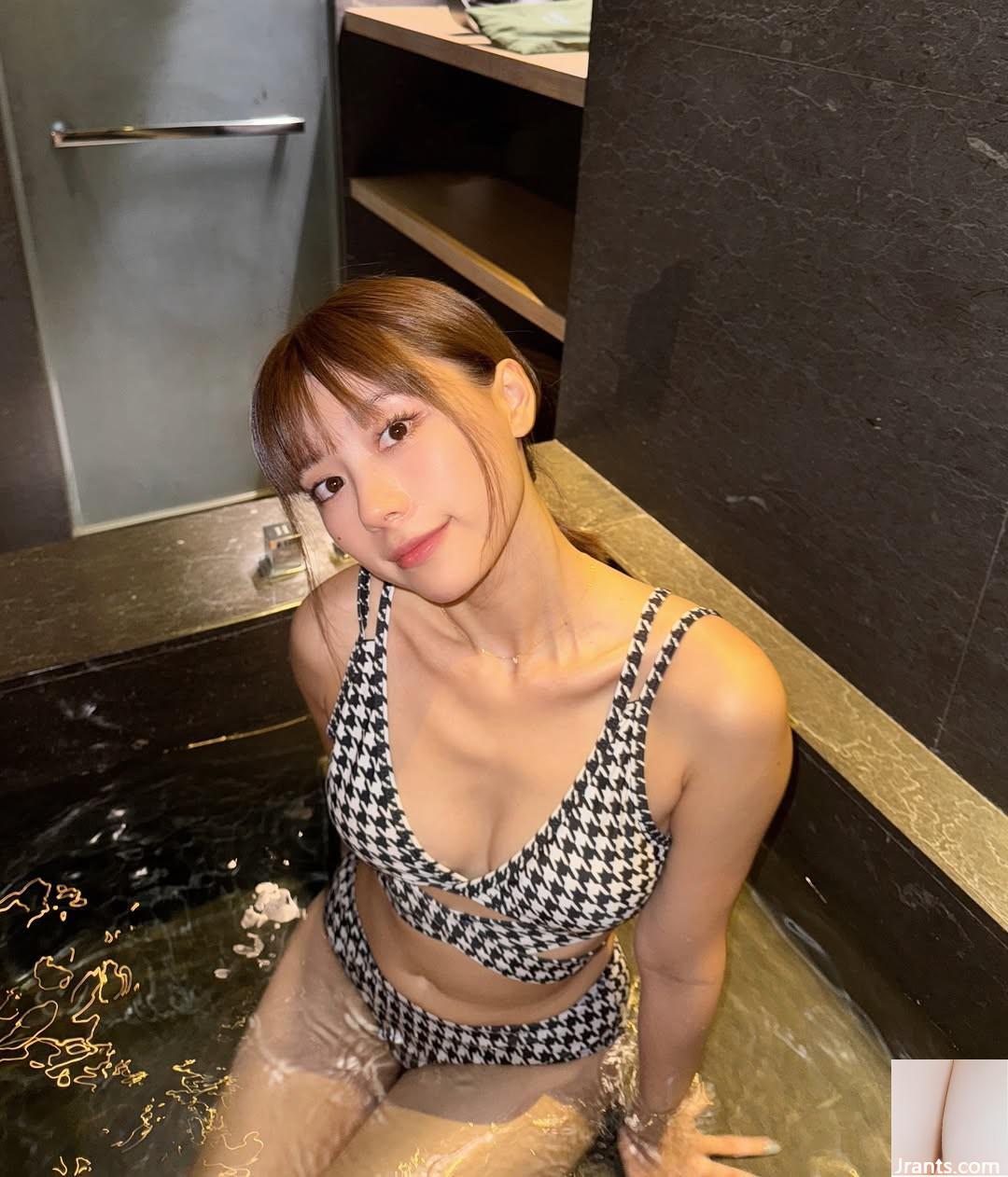 “Chen Muqing” quyến rũ với vẻ ngoài đầy quyến rũ và nụ cười nhẹ (10P)