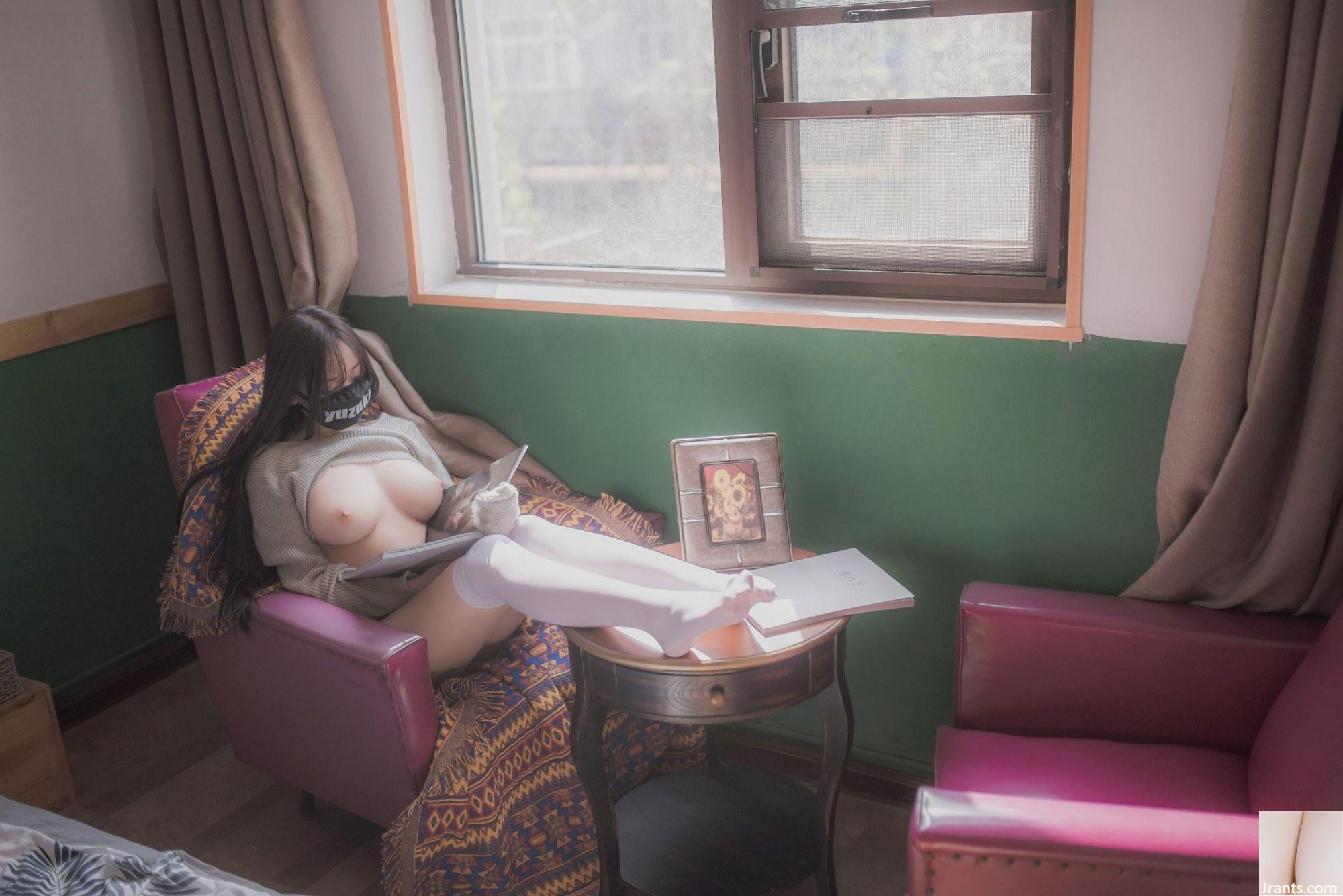 Thiếu nữ ngực bự khoe “thân hình dẻo dai” trong nhà và tận hưởng cận cảnh hố hổ trắng hồng đẹp nhất! (53P) - Ảnh 18