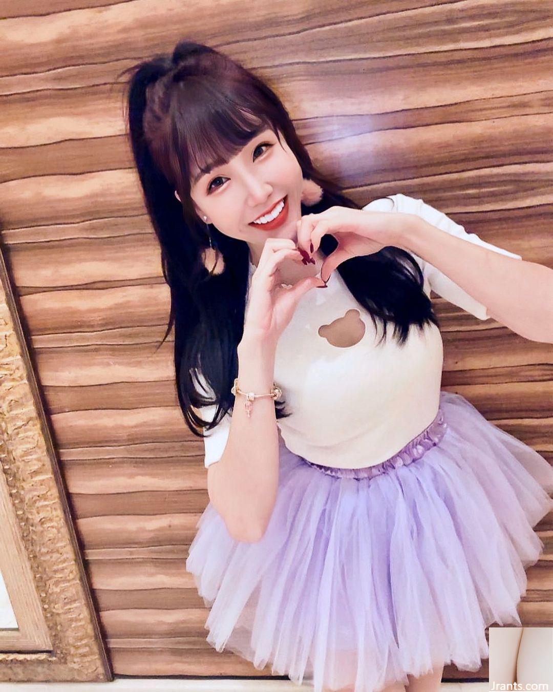 “Ruier” sở hữu gương mặt xinh đẹp và vóc dáng nóng bỏng, “eo thon, mông săn chắc” với những đường cong dữ dội (10P) - Ảnh 9