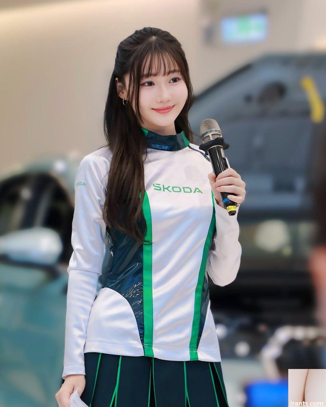 Cô gái cổ vũ “Zhu Zhu PigLet” có nụ cười ngọt ngào và tràn đầy yêu thương (10P)