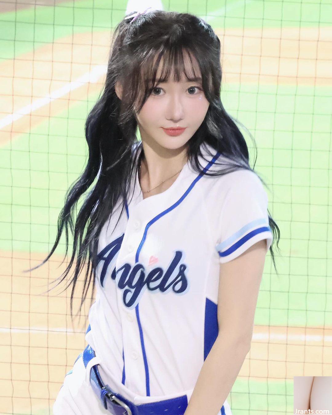 Cô gái cổ vũ “Zhu Zhu PigLet” có nụ cười ngọt ngào và tràn đầy yêu thương (10P) - Ảnh 10