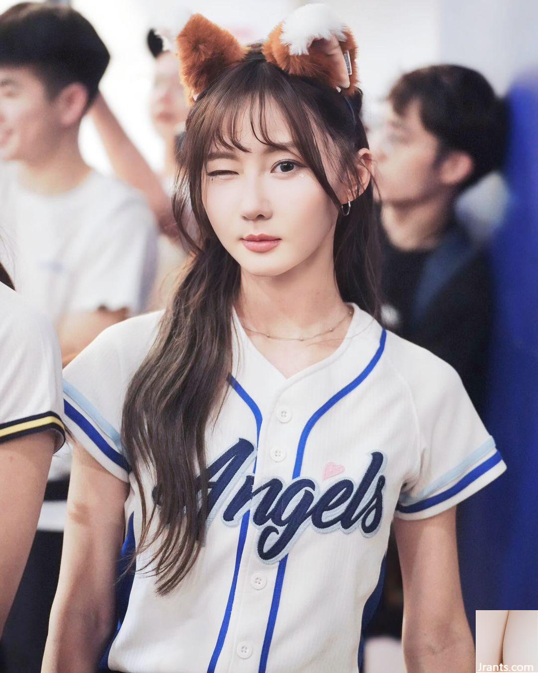 Cô gái cổ vũ “Zhu Zhu PigLet” có nụ cười ngọt ngào và tràn đầy yêu thương (10P) - Ảnh 5