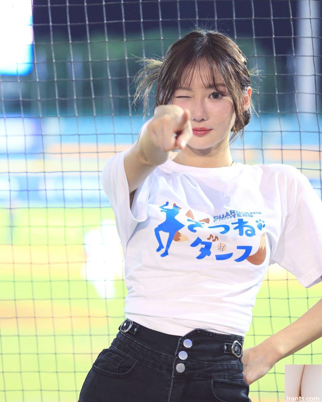 Cô gái cổ vũ “Zhu Zhu PigLet” có nụ cười ngọt ngào và tràn đầy yêu thương (10P) - Ảnh 7