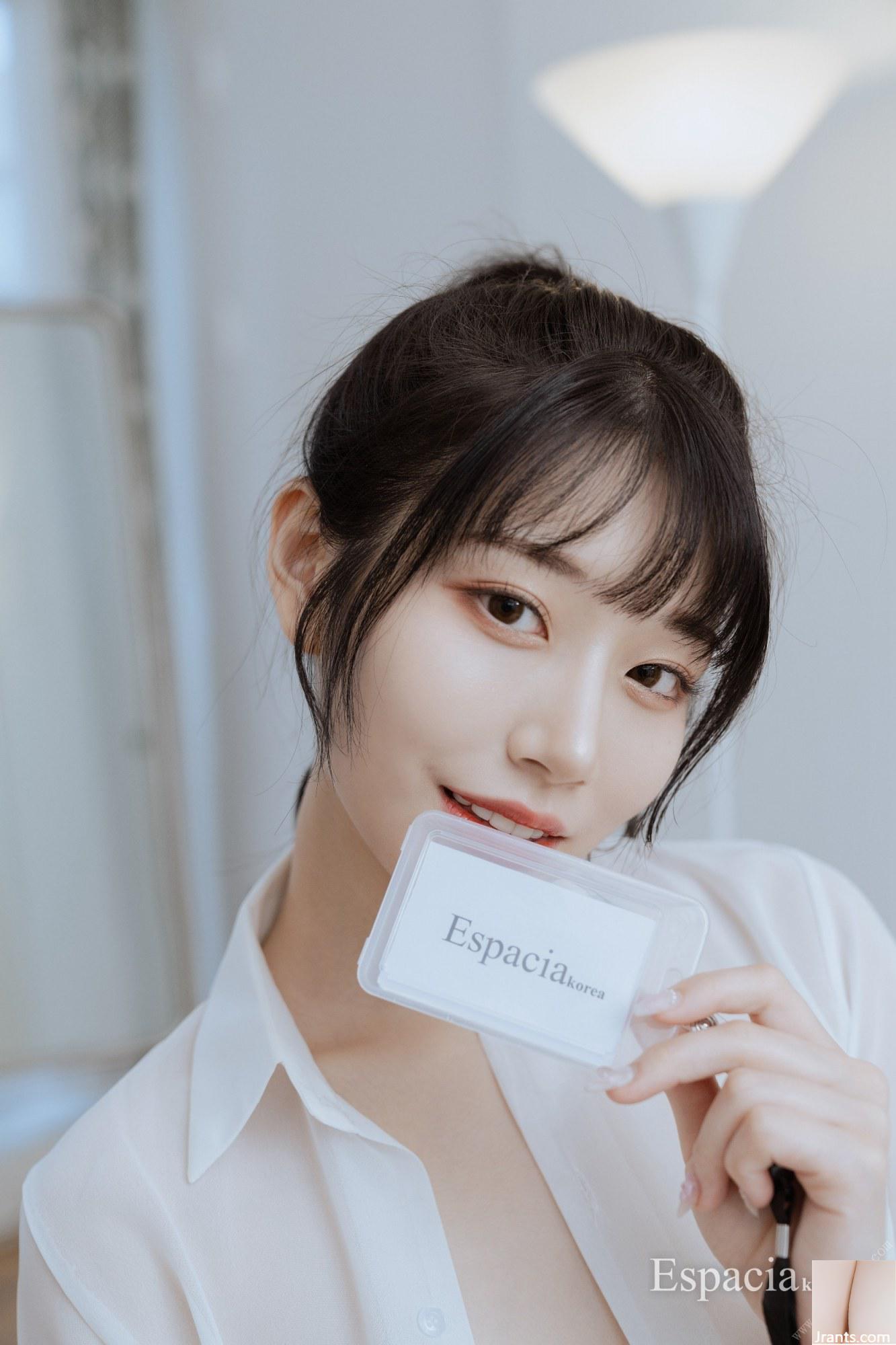 CV ngây thơ nhất cởi quần áo một cách hào phóng trên ghế sofa! Duỗi đôi chân xinh đẹp của cô ấy ra và nhìn bạn bằng đôi mắt thanh tao là một sự tương phản rất lớn! (41P) - Ảnh 15