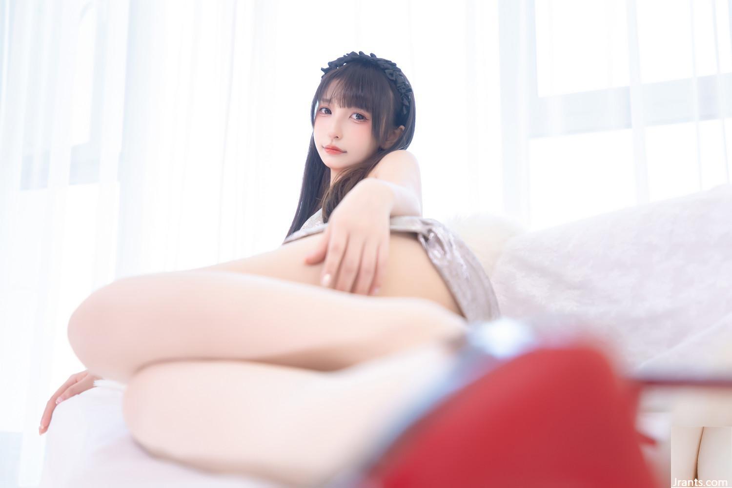 “Chiếc váy bạc” của Kamikazaka Mafuyu tạo dáng với khẩu súng phía sau để thu hút sự chú ý của bạn (75P) - Ảnh 29