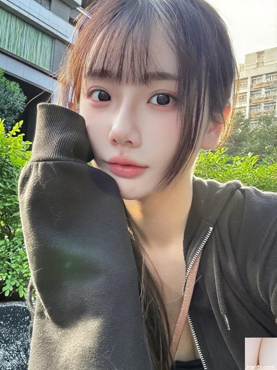 “Phoebe” sở hữu đường nét khuôn mặt thanh tú, đôi mắt ngọt ngào quyến rũ trái tim và tâm hồn trong một giây (10P) - Ảnh 2