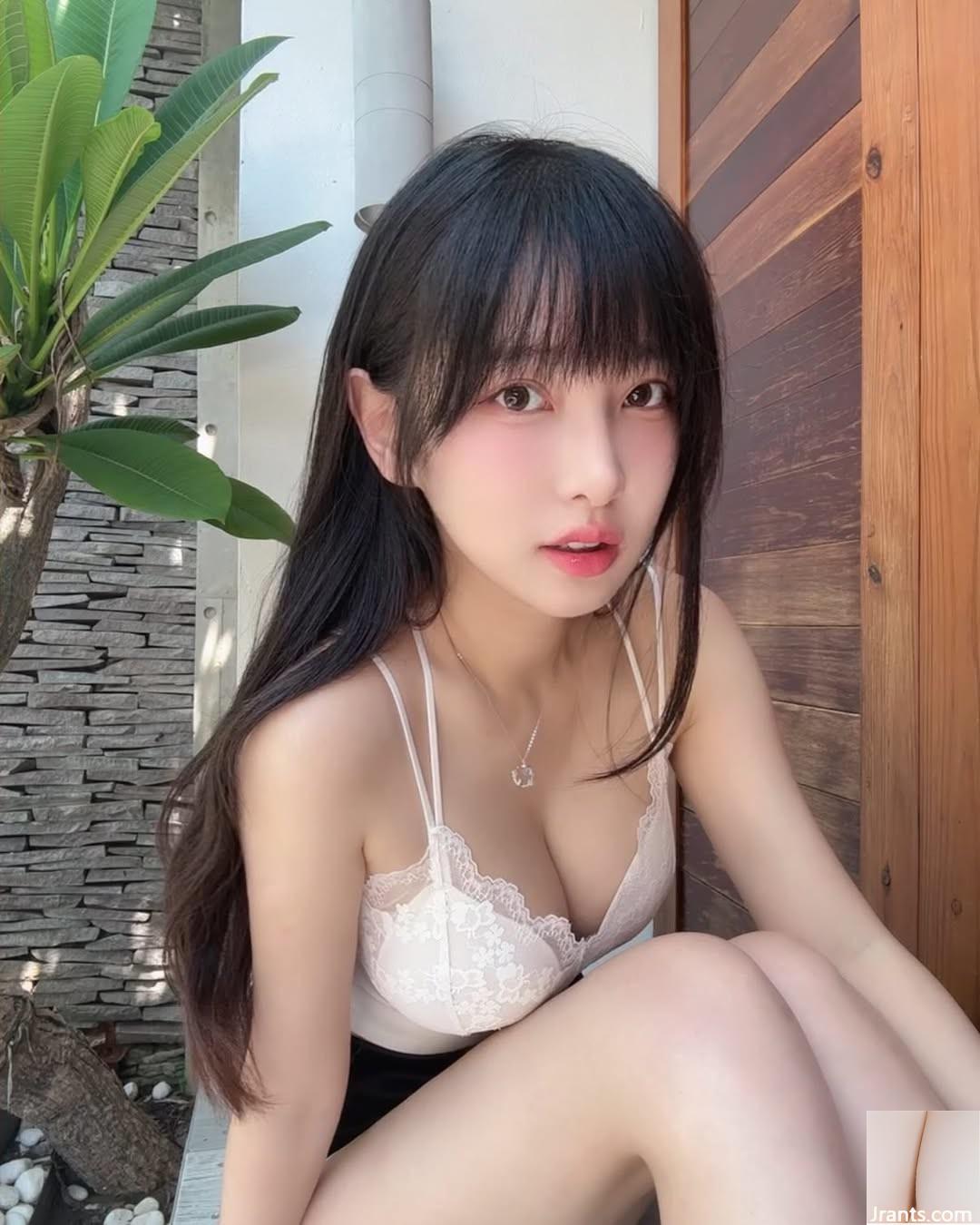 Không thể bỏ qua sự quyến rũ không thể chối cãi của “Yili” với những đường cong đầy đặn (10P) - Ảnh 10