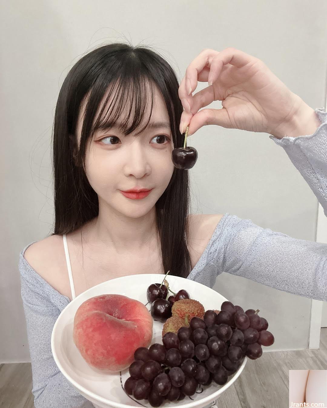 “Trứng cuộn” có đường nét khuôn mặt thanh tú như thiên thần, ngọt ngào và có chút gợi cảm (10P - Ảnh 9