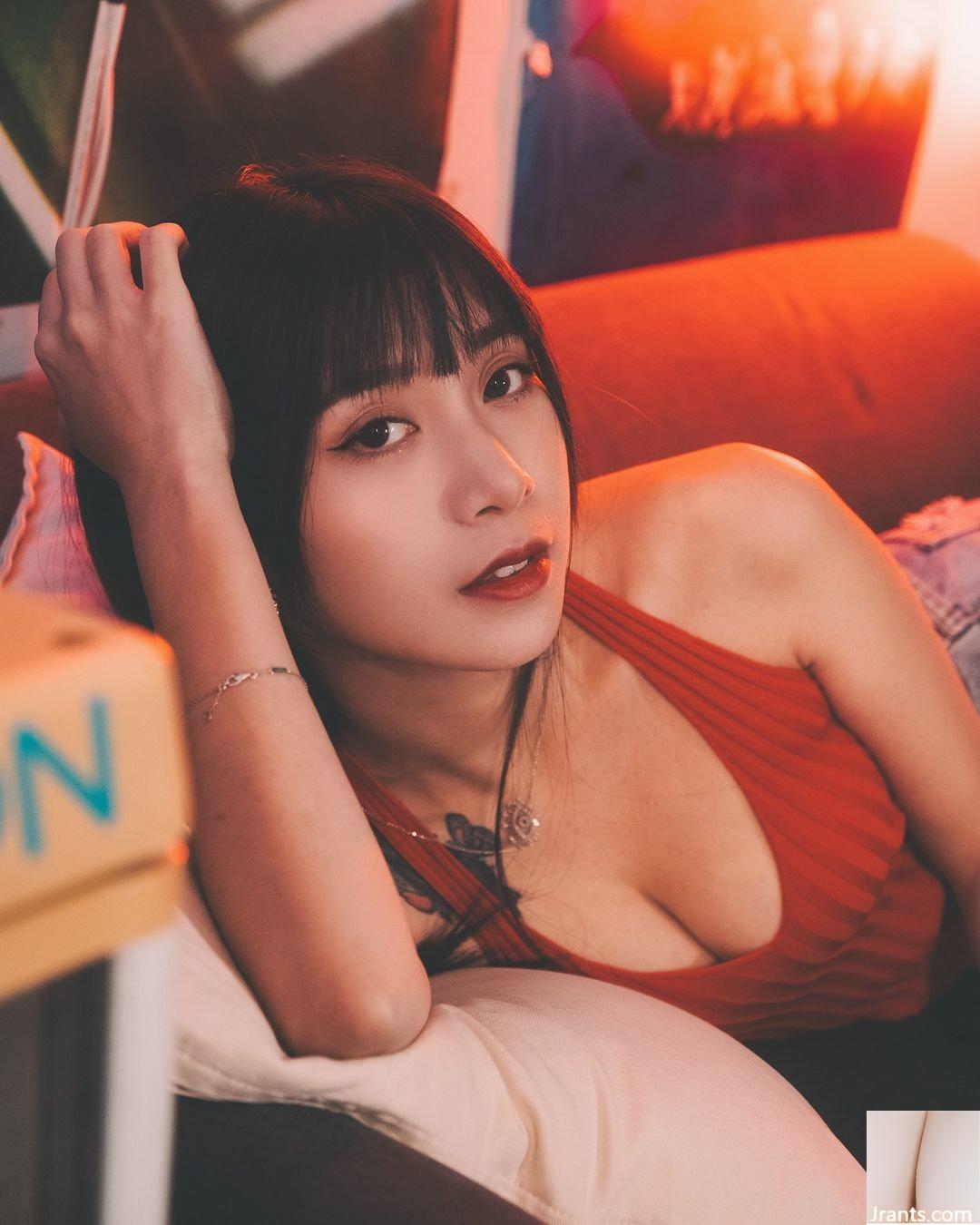 Cô gái xinh đẹp “Mavis Taotao” có dáng người chuẩn và đầy cám dỗ xấu xa từ góc nhìn (10P)