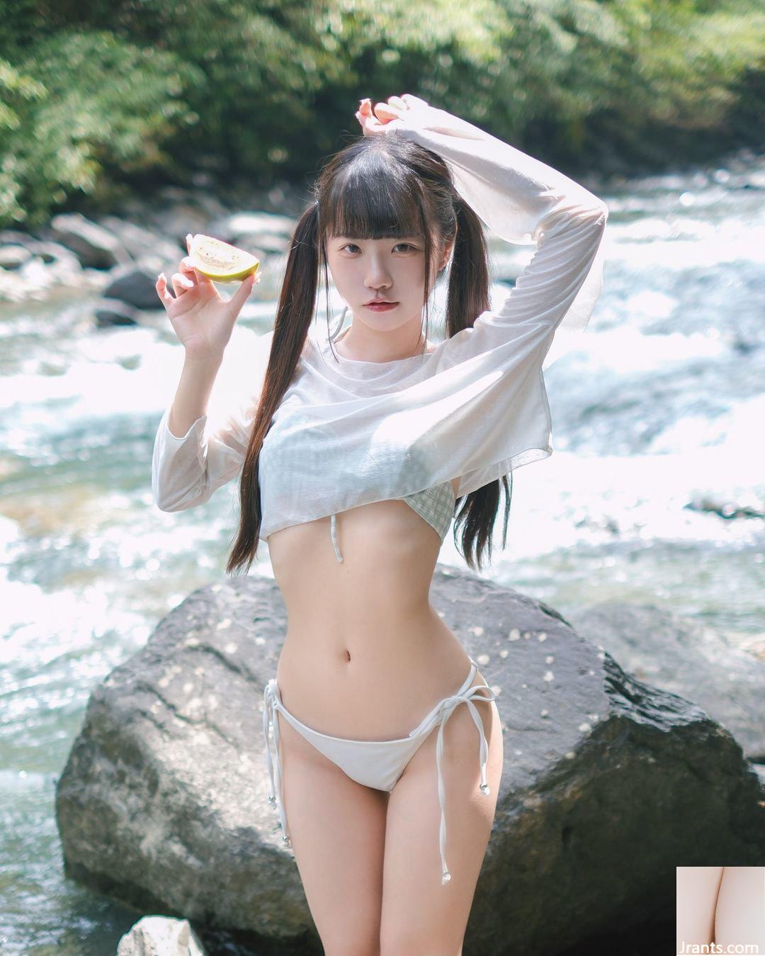 Cô ngựa nhỏ “Coco” có bộ ngực tròn trịa và đầy đặn, vô cùng quyến rũ và dáng người quá hôi (10P)