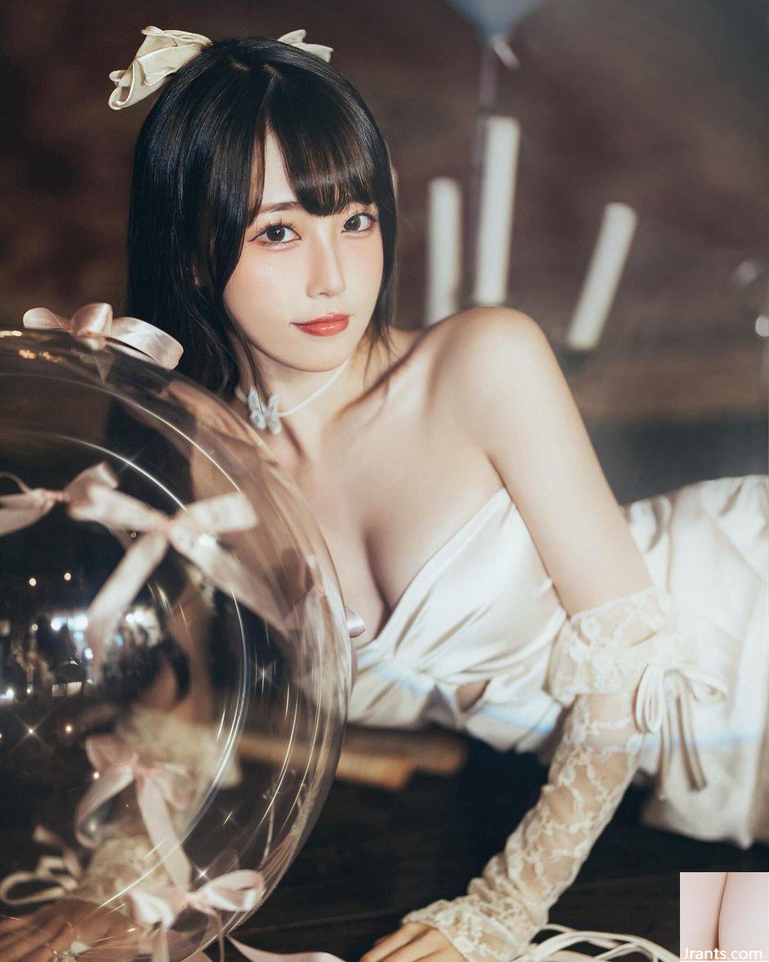 “Wei Ting Angela” có đôi mắt to long lanh, nụ cười ngọt ngào và thân hình hoàn hảo (10P)