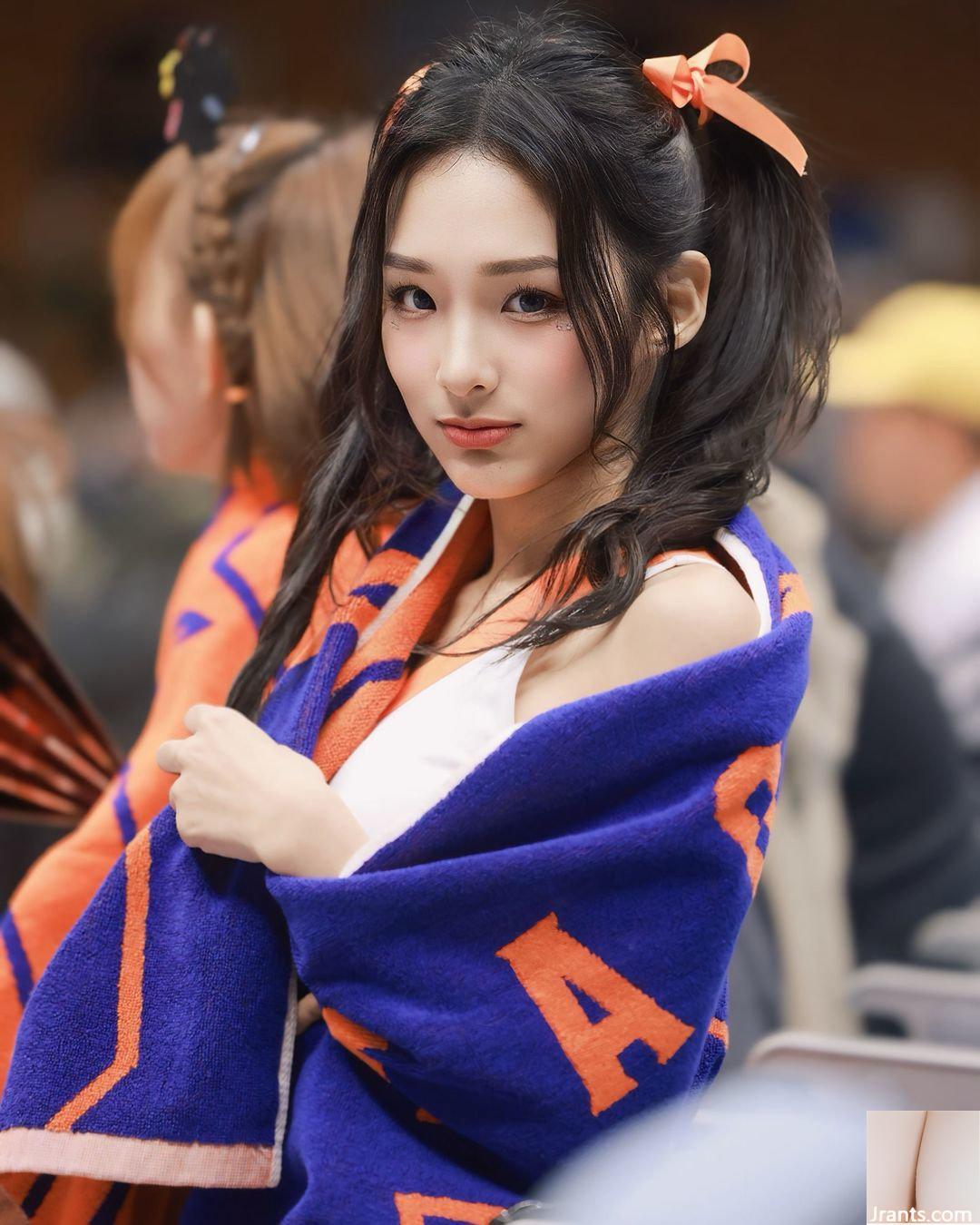 Cô nàng hoạt náo viên xinh đẹp “Yu Rong Rong Rong” mê mẩn những đường cong cơ thể cực đỉnh (10P) - Ảnh 5