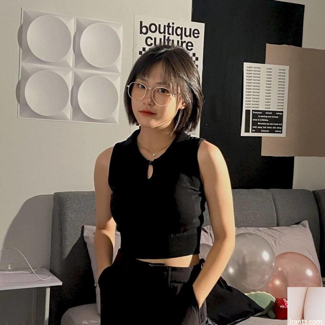 Hot girl Malaysia Jun Rui vừa ngọt ngào vừa mặn mà - Ảnh 4