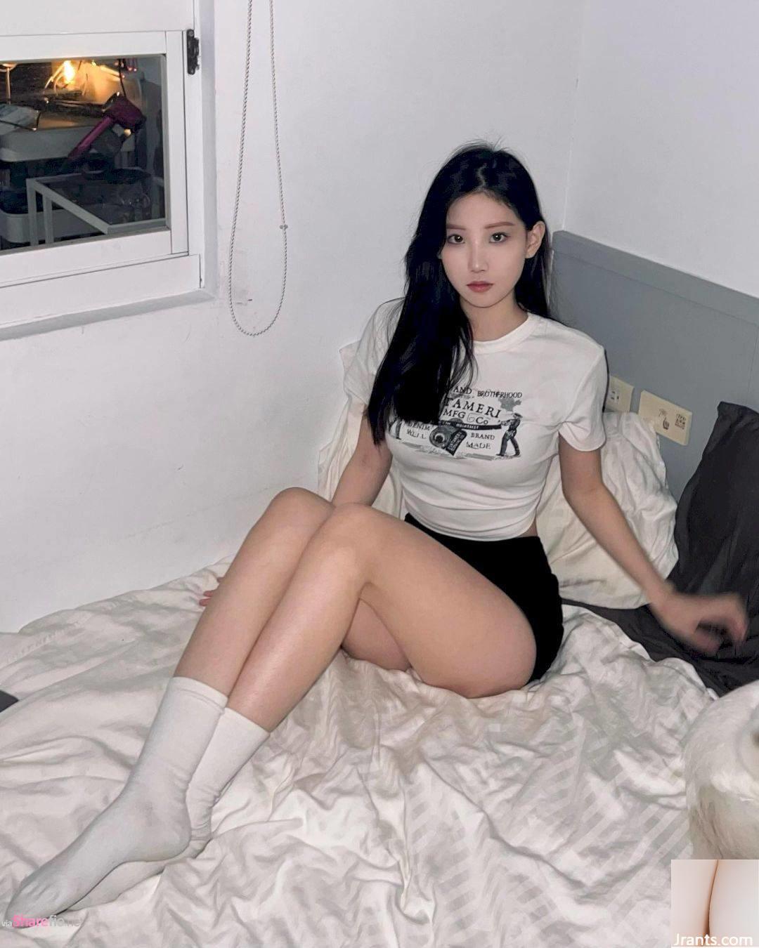 Cô nàng nóng bỏng mặc bikini Jessi có thể là hình ảnh đầu tiên trong mỗi bức ảnh. Cư dân mạng: “Ba bức ảnh cuối cùng là bom tấn gì?” - Ảnh 18