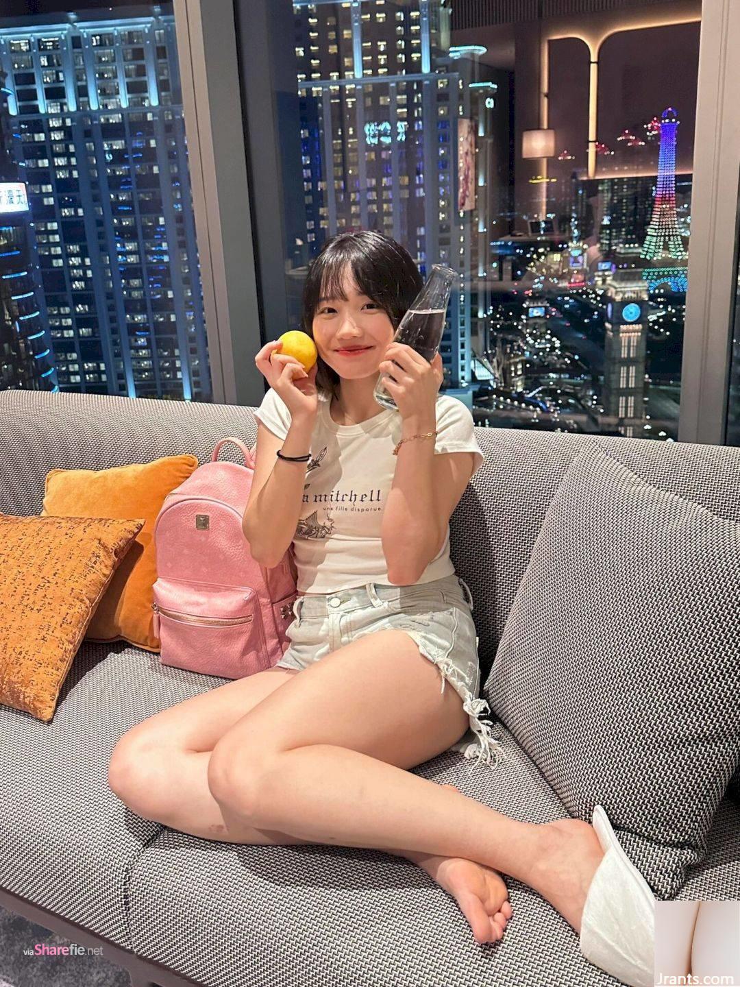 Gái xinh du học Anh ngày càng tự tin khi diện áo bó sát, quần nóng bỏng - Ảnh 20