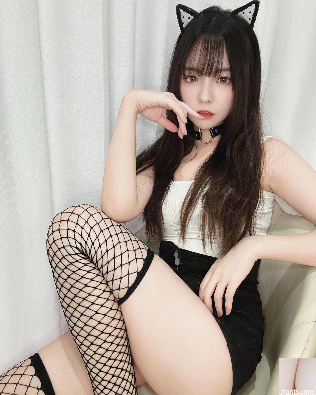 Người dẫn chương trình trực tiếp ngọt ngào “Wu Yuanxuan” có bộ ngực đầy đặn và xinh đẹp không thể che giấu và cũng có đôi chân quyến rũ (10P) - Ảnh 3