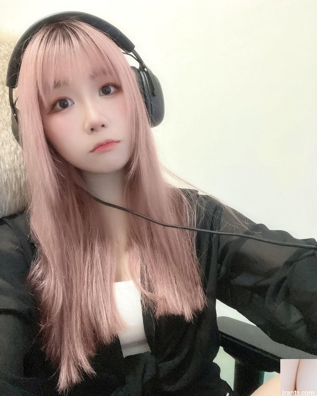 Bộ ngực chuẩn bị trình chiếu của hot girl live “Ya Pudingding” khiến khán giả phấn khích (10P) - Ảnh 9