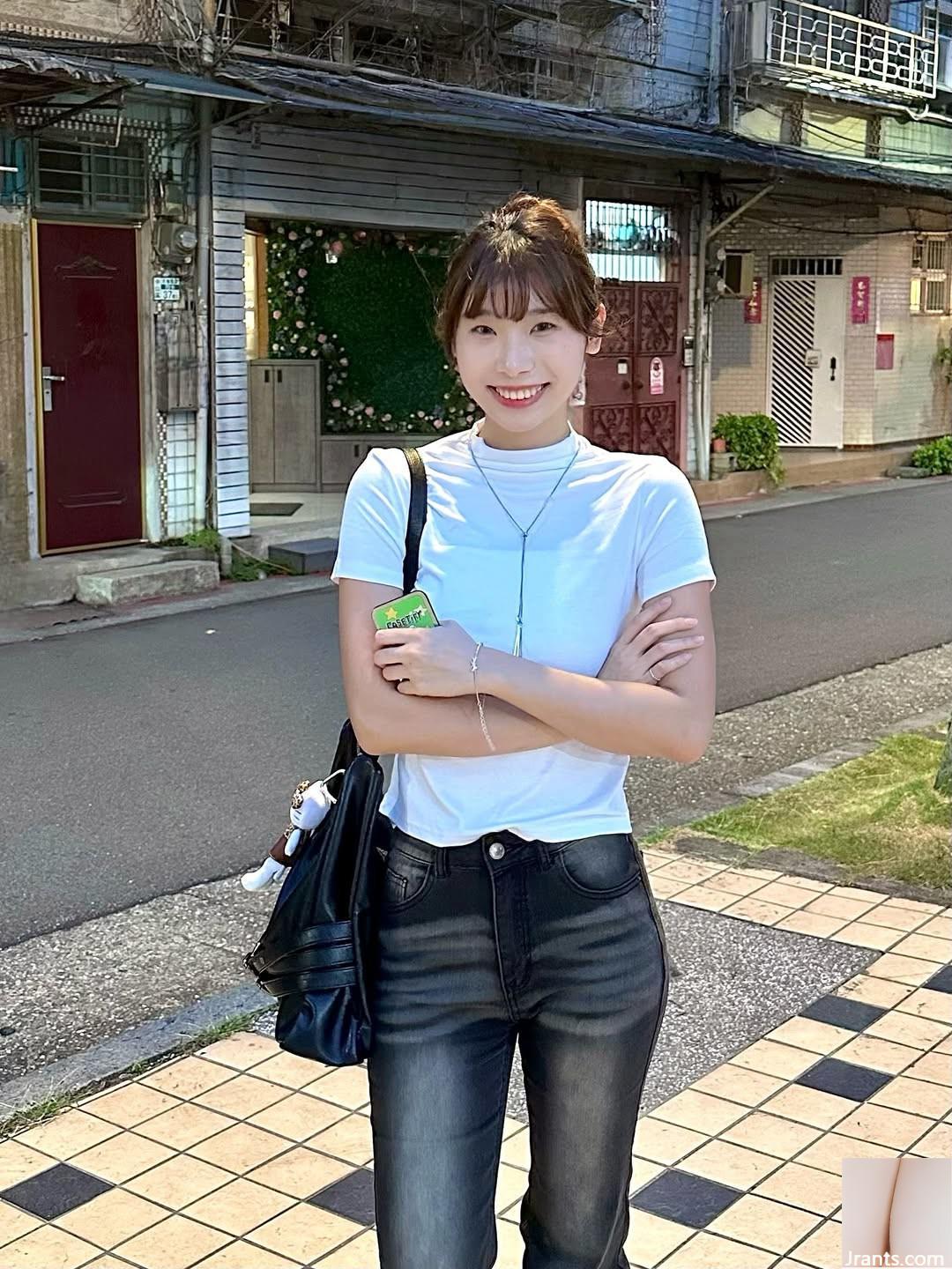 “Zhang Yi’en Jingjing” Làn da trắng nõn và dịu dàng rất quyến rũ và dáng người bụ bẫm rất bắt mắt (10P)