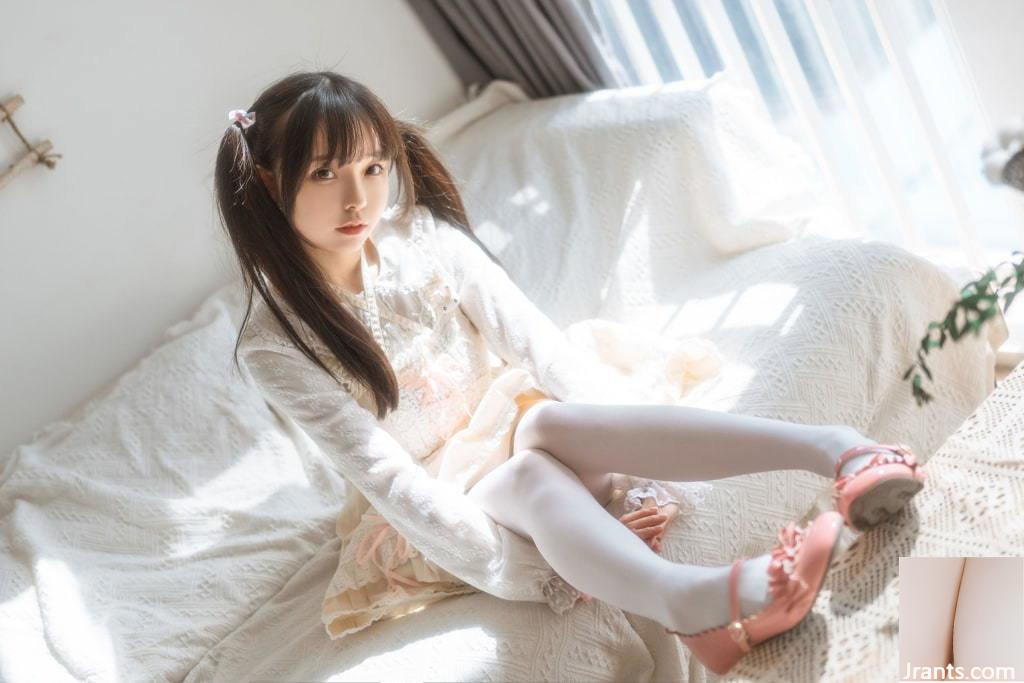 Nước sốt hoàng đế Liuwei “Xiaoyi LOX Cô gái xinh đẹp” (71P) - Ảnh 12