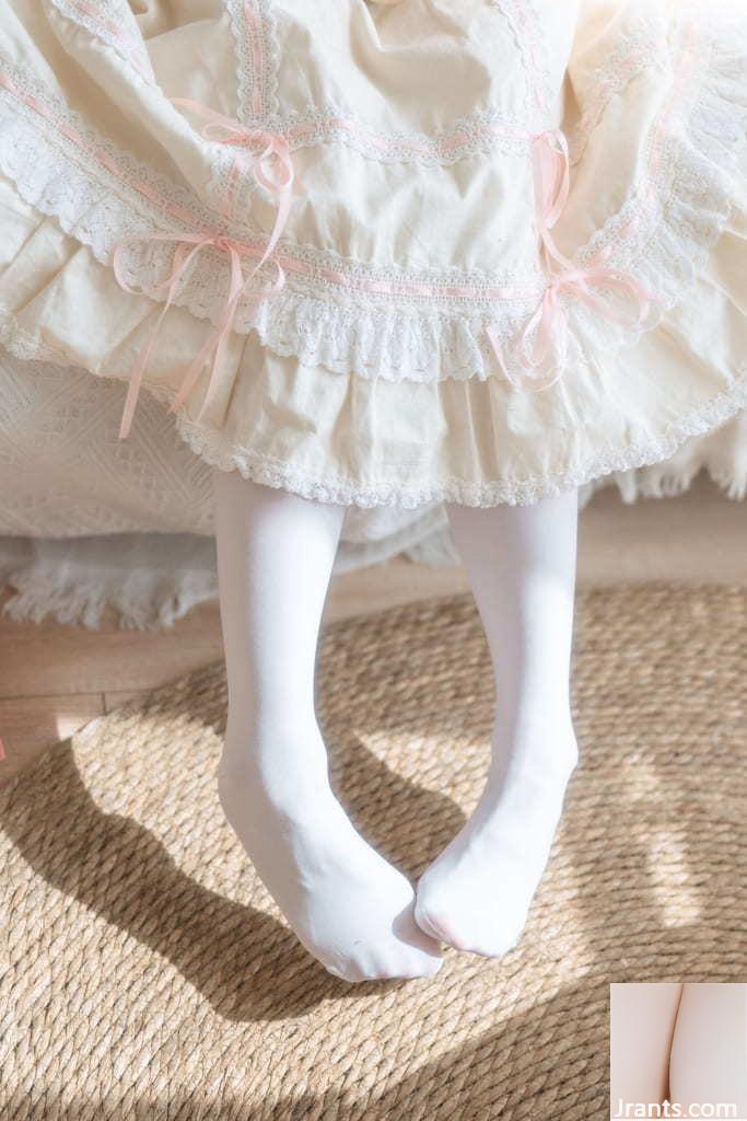 Nước sốt hoàng đế Liuwei “Xiaoyi LOX Cô gái xinh đẹp” (71P) - Ảnh 13