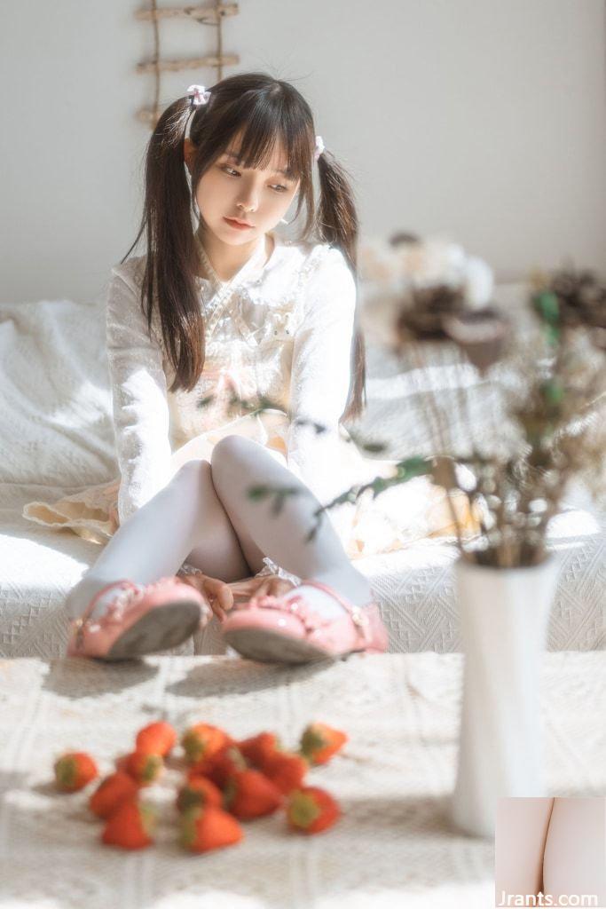 Nước sốt hoàng đế Liuwei “Xiaoyi LOX Cô gái xinh đẹp” (71P) - Ảnh 23