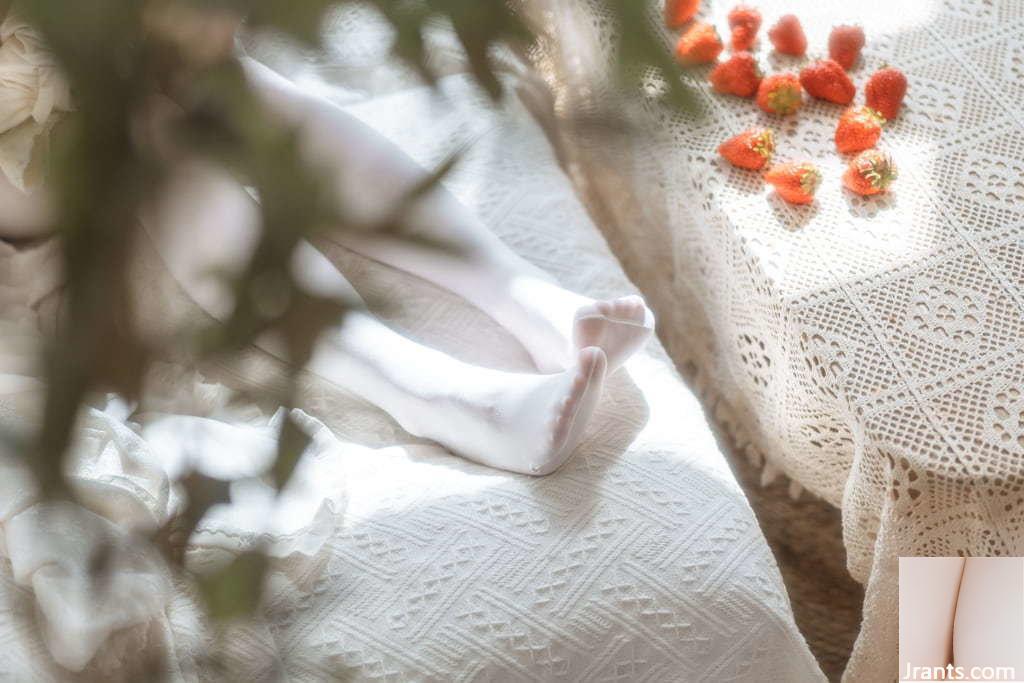 Nước sốt hoàng đế Liuwei “Xiaoyi LOX Cô gái xinh đẹp” (71P) - Ảnh 55