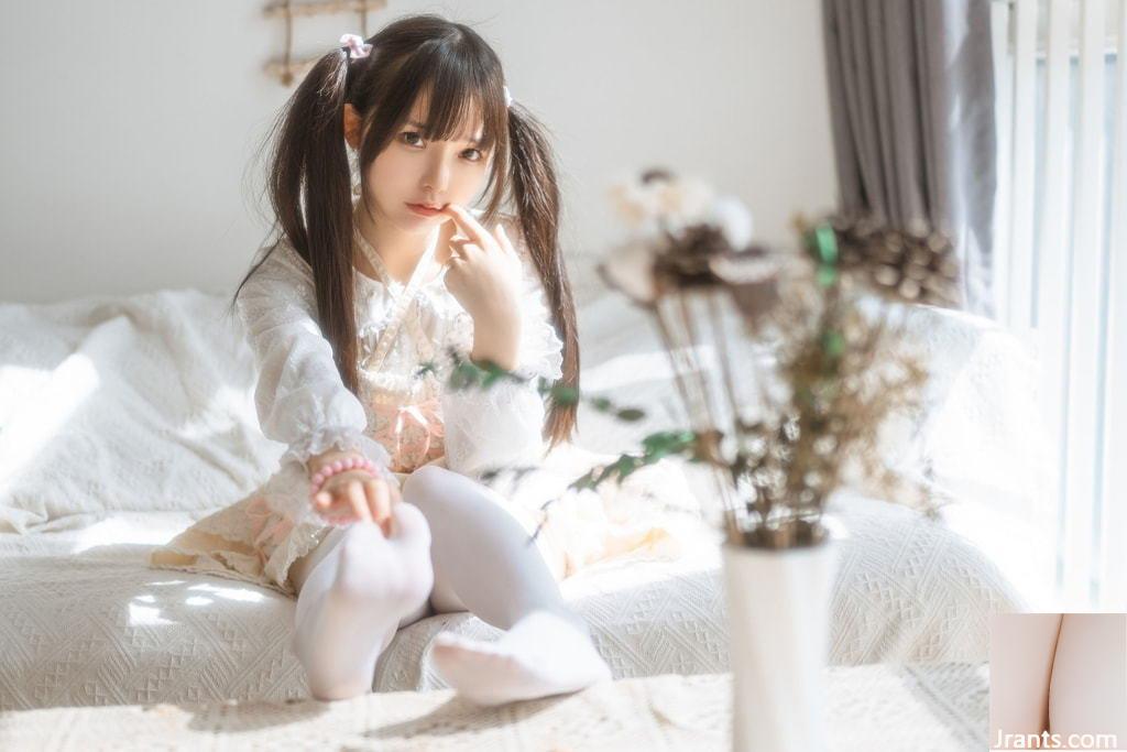 Nước sốt hoàng đế Liuwei “Xiaoyi LOX Cô gái xinh đẹp” (71P) - Ảnh 56