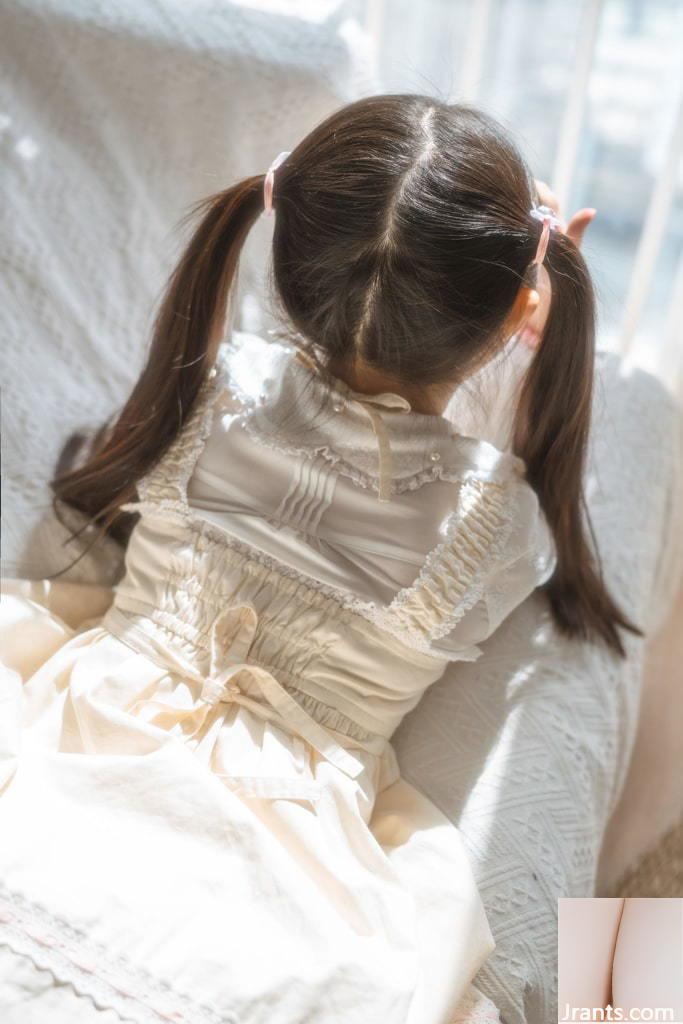 Nước sốt hoàng đế Liuwei “Xiaoyi LOX Cô gái xinh đẹp” (71P) - Ảnh 6