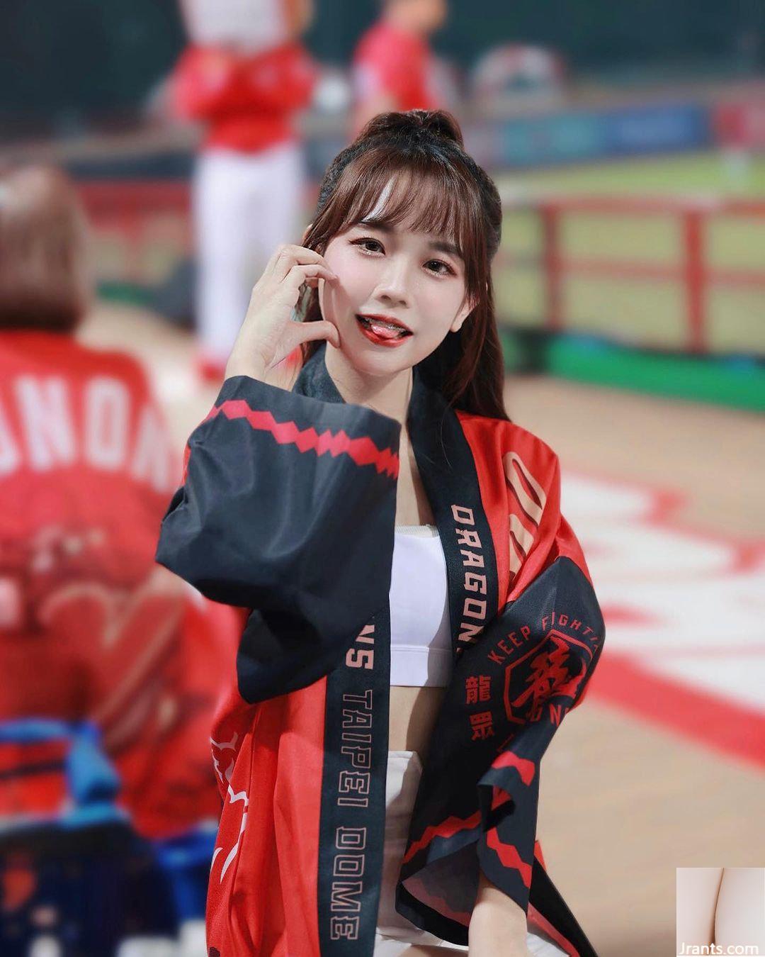 Nụ cười thiên thần của cô gái dễ thương “Laura” mang đến cho mọi người tràn đầy năng lượng (10P) - Ảnh 8